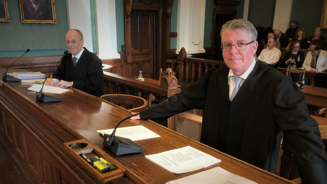 FØRER SAKEN: Advokat Fredrik Edvardsen (t.h.) representerer bilkonsernet RSA, mens advokat Jens Christian Riege fra NAF Advokat representerer den private bilkjøperen fra Vestfold. Foto: Geir Røed FØRER SAKEN: Advokat Fredrik Edvardsen (t.h.) representerer bilkonsernet RSA, mens advokat Jens Christian Riege fra NAF Advokat representerer den private bilkjøperen fra Vestfold. Foto: Geir Røed