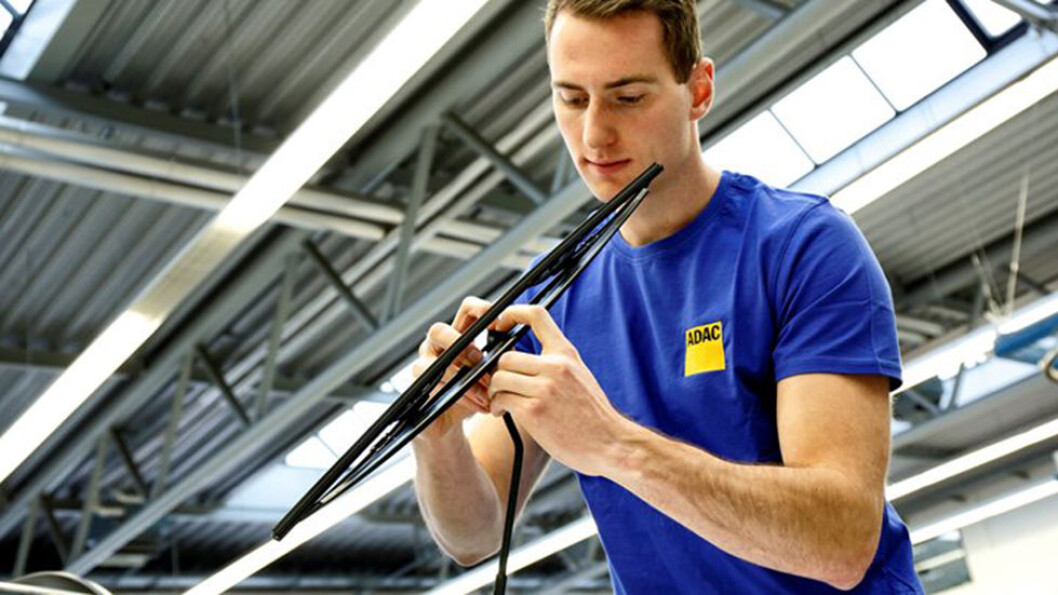 MEST FOR PENGENE: NAF har testet både dyre og rimelige vindusviskere. Foto: ADAC MEST FOR PENGENE: NAF har testet både dyre og rimelige vindusviskere. Foto: ADAC