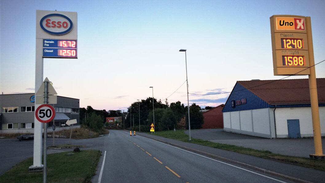 NÅR BØR VI FYLLE? Myten om at vi får billigst drivstoff mandag morgen er moden for revisjon. Foto: Geir Røed NÅR BØR VI FYLLE? Myten om at vi får billigst drivstoff mandag morgen er moden for revisjon. Foto: Geir Røed