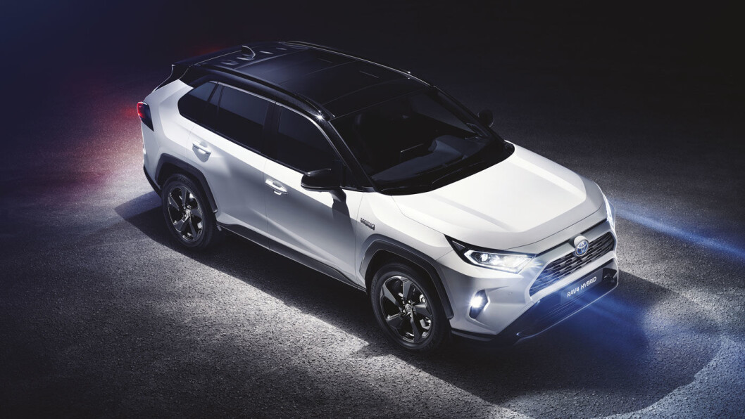 NESTE BESTSELGER? Toyota ruller ut femte generasjon av sin SUV-bestselger RAV4. Bilen kommer til Norge først i 2019. Foto: Toyota NESTE BESTSELGER? Toyota ruller ut femte generasjon av sin SUV-bestselger RAV4. Bilen kommer til Norge først i 2019. Foto: Toyota