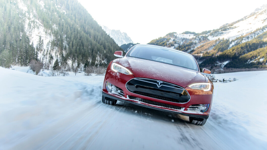 MÅ KANSKJE FIKSES: Saltstrødde vinterveier skaper trøbbel for bolter brukt på enkelte Model S-biler produsert før april 2016. Foto: Tesla Motors MÅ KANSKJE FIKSES: Saltstrødde vinterveier skaper trøbbel for bolter brukt på enkelte Model S-biler produsert før april 2016. Foto: Tesla Motors