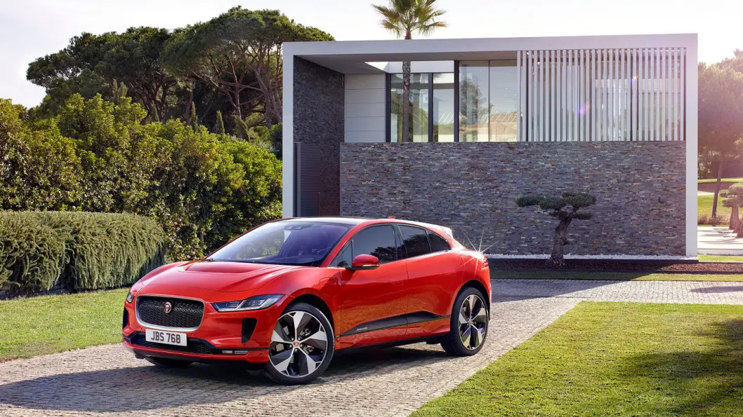 POPULÆRE: Jaguar har passert 1000 solgte I-PACE, tre måneder før elbilen kommer i butikkene. Foto: Jaguar Land Rover POPULÆRE: Jaguar har passert 1000 solgte I-PACE, tre måneder før elbilen kommer i butikkene. Foto: Jaguar Land Rover