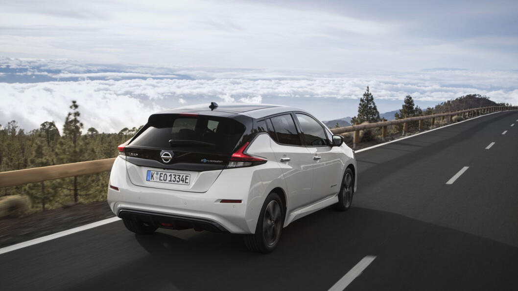 SLÅR UT: Her er hovedforklaringen på oppgangen i varekonsumindeksen til SSB i mars, den nye elbilfavoritten Nissan Leaf. Foto: Nissan Motor SLÅR UT: Her er hovedforklaringen på oppgangen i varekonsumindeksen til SSB i mars, den nye elbilfavoritten Nissan Leaf. Foto: Nissan Motor