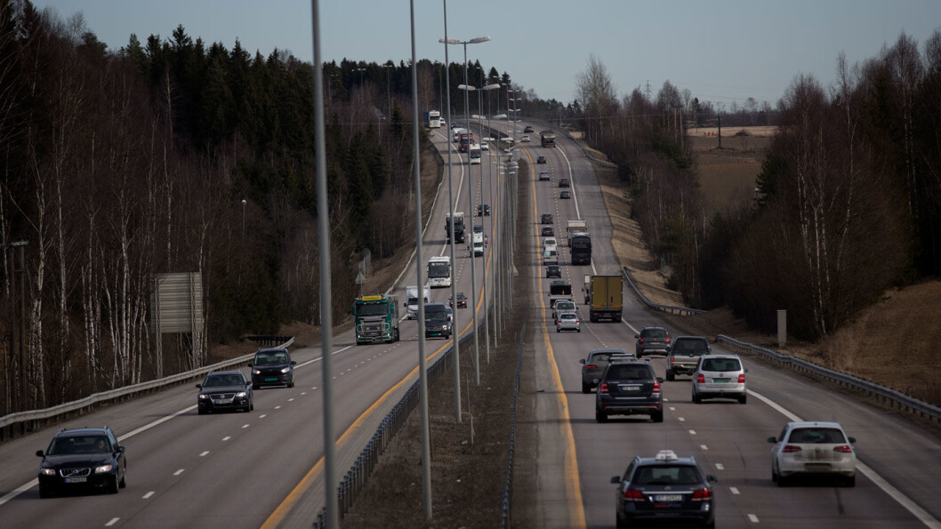 GRØNNERE TRAFIKK: Strømmen av biler er høy på E6 nord for Oslo, men stadig færre i bensin- og dieselbiler tar turen innenfor bomringen. Foto: Espen Røst GRØNNERE TRAFIKK: Strømmen av biler er høy på E6 nord for Oslo, men stadig færre i bensin- og dieselbiler tar turen innenfor bomringen. Foto: Espen Røst