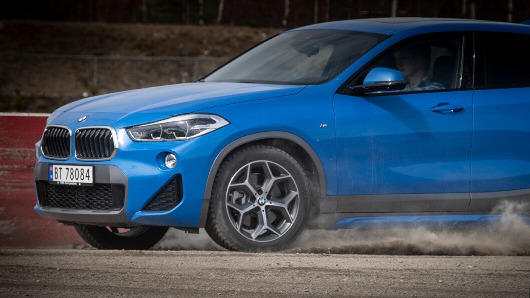 LAGD FOR KULDE: Vinterdekk – som disse Nokian-dekkene på en BMW X2 – er produsert for å ha optimale egenskaper i lavere temperaturer enn på sommeren. Foto: Jon Terje Hellgren Hansen LAGD FOR KULDE: Vinterdekk – som disse Nokian-dekkene på en BMW X2 – er produsert for å ha optimale egenskaper i lavere temperaturer enn på sommeren. Foto: Jon Terje Hellgren Hansen