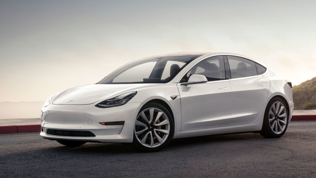 BLANDET MOTTAKELSE: USAs største forbrukerorganisasjon gir Tesla tommel opp for rekkevidden på Model 3, men slakter den i en bremsetest. Foto: Tesla Motor BLANDET MOTTAKELSE: USAs største forbrukerorganisasjon gir Tesla tommel opp for rekkevidden på Model 3, men slakter den i en bremsetest. Foto: Tesla Motor