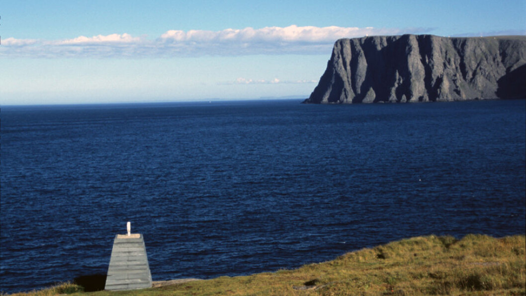 LENGST NORD: Fra Knivskjellodden ser man mot Nordkapplatået som ligger 1.611 meter lenger sør. LENGST NORD: Fra Knivskjellodden ser man mot Nordkapplatået som ligger 1.611 meter lenger sør.