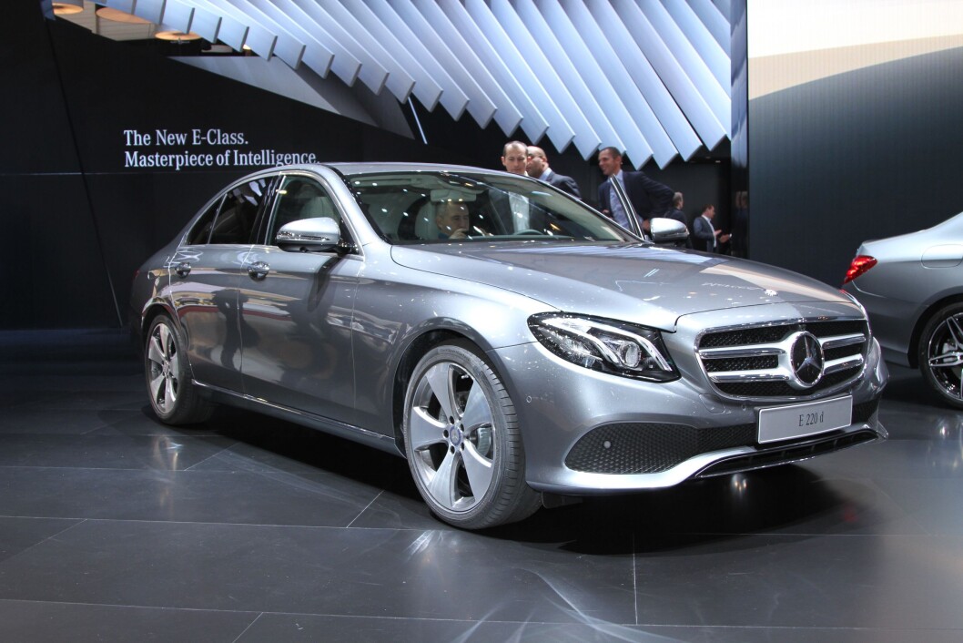 NY TEKNOLOGI: Nye Mercedes E-klasse er et utstillingsvindu for ny teknologi og design. Foto: Rune Korsvoll NY TEKNOLOGI: Nye Mercedes E-klasse er et utstillingsvindu for ny teknologi og design. Foto: Rune Korsvoll