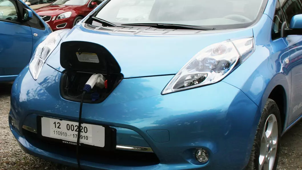 BATTERIGARANTI: Flere produsenter av elbiler gir opp til åtte års garanti på batteriet.