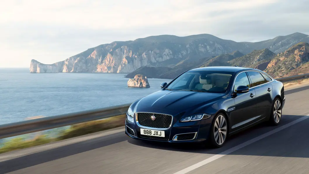 KONGEBIL: Jaguar XJ50, et ikon blant mange staselige Jaguar-modeller. Foto: Jaguar KONGEBIL: Jaguar XJ50, et ikon blant mange staselige Jaguar-modeller. Foto: Jaguar