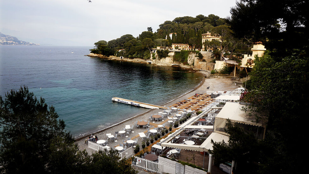 PALOMA BEACH:: På halvøya St.Jean Cap Ferrat like øst for Nice, er strandlivet roligere. PALOMA BEACH:: På halvøya St.Jean Cap Ferrat like øst for Nice, er strandlivet roligere.