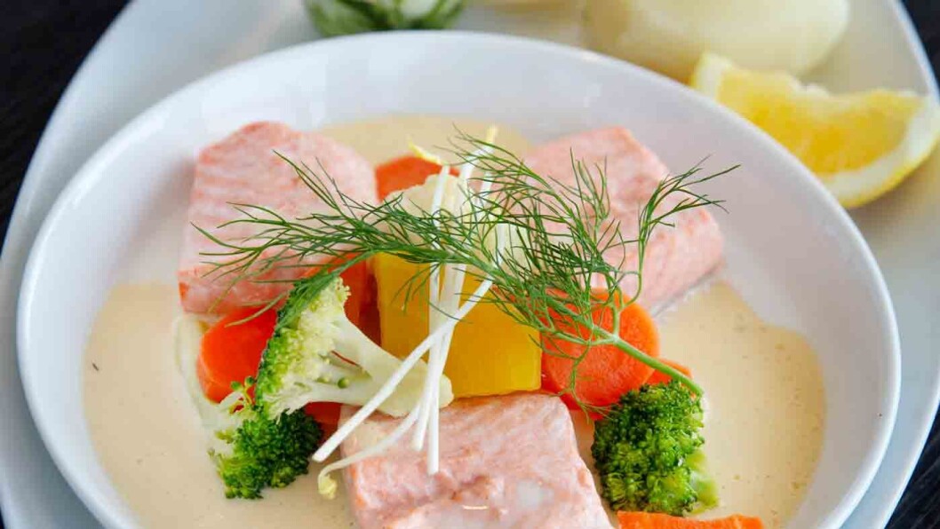 SÅ LEKKER KAN VEIMAT VÆRE: Vi synes det er et pluss at det er fisk og grønnsaker på menyen. På Sanngrund er ovnsbakt ørret blitt bestselgeren. Foto: Mette Randem SÅ LEKKER KAN VEIMAT VÆRE: Vi synes det er et pluss at det er fisk og grønnsaker på menyen. På Sanngrund er ovnsbakt ørret blitt bestselgeren. Foto: Mette Randem