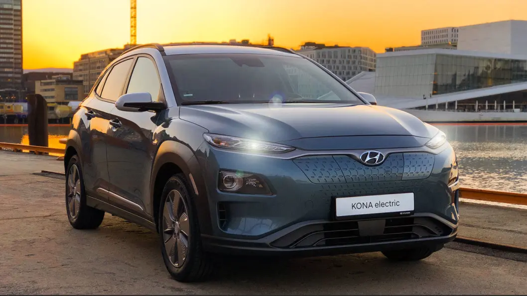 ETTERSPURT: Det er nesten to års venteliste på en Hyundai Kona Electric. Det gjør at enkelte er villige til å betale langt over listepris for å slippe å vente. Foto: Hyundai ETTERSPURT: Det er nesten to års venteliste på en Hyundai Kona Electric. Det gjør at enkelte er villige til å betale langt over listepris for å slippe å vente. Foto: Hyundai