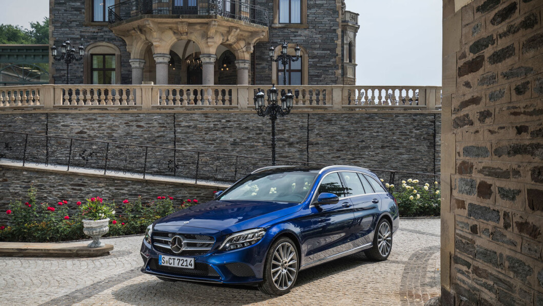 SMÅ ENDRINGER: Du skal være Mercedes-entusiast for å se endringene på den fornyede C-klasse. Heldigvis, vil mange si. SMÅ ENDRINGER: Du skal være Mercedes-entusiast for å se endringene på den fornyede C-klasse. Heldigvis, vil mange si.