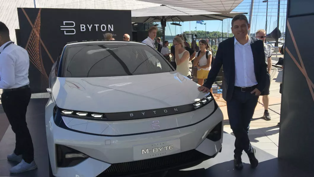 FRA KINA TIL NORGE: Administrerende direktør Carsten Breitfeld er i Norge for å presentere den luksuriøse kinesiske elbilen Byton.