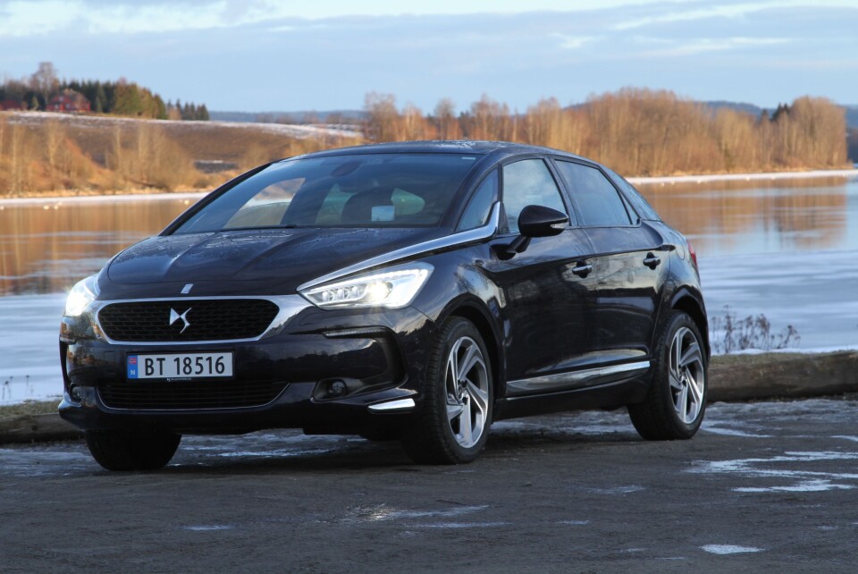 SKILLER SEG UT. DS5 har en design som skiller seg fra mengden. Det gjelder også innvendig. Foto: Rune Korsvoll