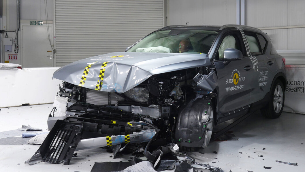 SIKREST: Volvo XC40 gjør det meget bra i nye krasjtester fra Euro NCAP. Fem stjerner og høye poengsummer på nivå med storesøsknene i SUV-klassen. Foto: EuroNCAP SIKREST: Volvo XC40 gjør det meget bra i nye krasjtester fra Euro NCAP. Fem stjerner og høye poengsummer på nivå med storesøsknene i SUV-klassen. Foto: EuroNCAP