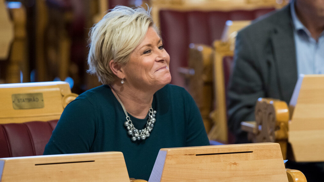 FERDIG SNAKKA: Frp-leder Siv Jensen sier partiet er ferdigforhandlet og stiller seg bak skissen til bompengeløsning. Men Venstre vil forhandle videre. Foto: Stortinget FERDIG SNAKKA: Frp-leder Siv Jensen sier partiet er ferdigforhandlet og stiller seg bak skissen til bompengeløsning. Men Venstre vil forhandle videre. Foto: Stortinget