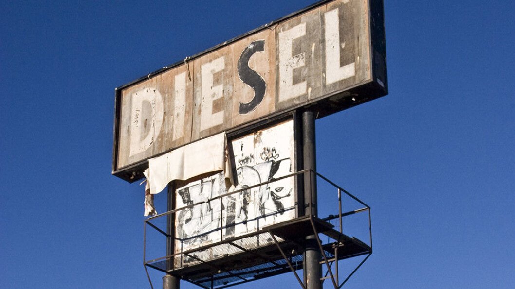 DIESEL-DROPP: Bare 30 prosent av de nye personbilene som ble solgt i mars hadde dieselmotor. Foto: Rune Korsvoll DIESEL-DROPP: Bare 30 prosent av de nye personbilene som ble solgt i mars hadde dieselmotor. Foto: Rune Korsvoll