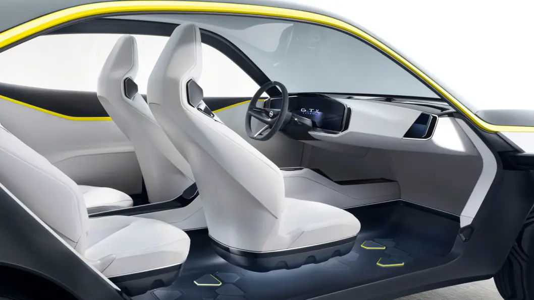 UTEN DINGSER: Det er ikke mye unødvendige elementer i Opel GT X Experimental. UTEN DINGSER: Det er ikke mye unødvendige elementer i Opel GT X Experimental.