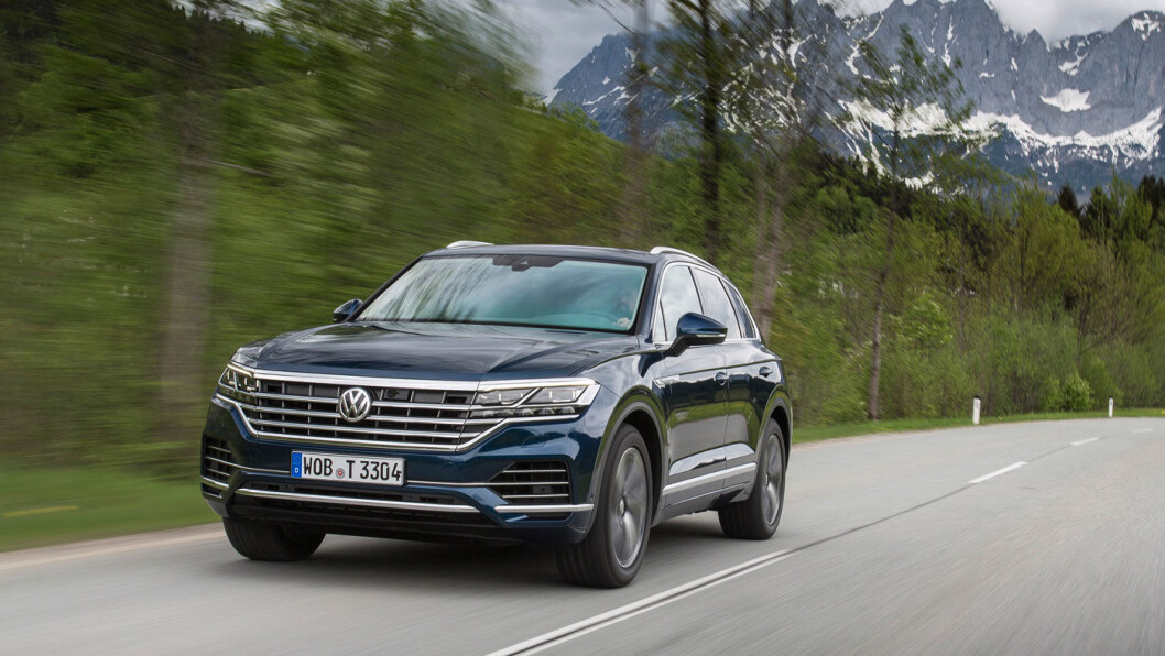 MOT TOPPEN: Volkswagen lanserer en ny generasjon Touareg med påstanden om at det er «en av verdens sikreste og mest komfortable biler». MOT TOPPEN: Volkswagen lanserer en ny generasjon Touareg med påstanden om at det er «en av verdens sikreste og mest komfortable biler».