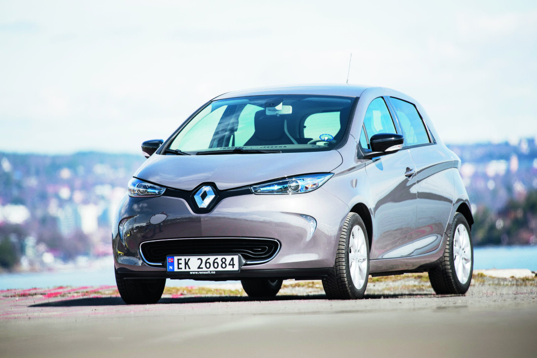 VERDITAP: Dersom du tenker å få mest mulig igjen for bilen når den er brukt, bør du velge utgaven med den store batteripakken og lengste rekkevidden. Med en billig startpris, blir verditapet i kroner uansett ikke stort. Foto: Jon Terje Hellgren Hansen VERDITAP: Dersom du tenker å få mest mulig igjen for bilen når den er brukt, bør du velge utgaven med den store batteripakken og lengste rekkevidden. Med en billig startpris, blir verditapet i kroner uansett ikke stort. Foto: Jon Terje Hellgren Hansen