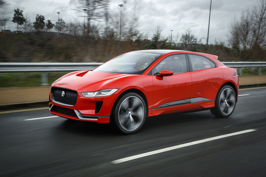 PÅ VEIEN: I-Pace har allerede mange mil bak seg i tester på vanlig vei. Foto: Jaguar PÅ VEIEN: I-Pace har allerede mange mil bak seg i tester på vanlig vei. Foto: Jaguar