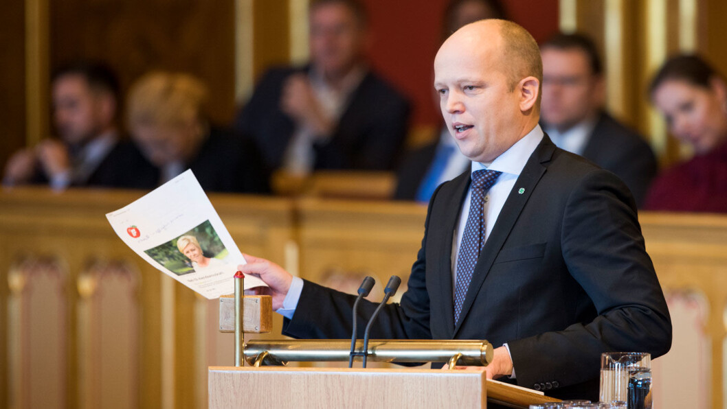VIL HA LAVERE AVGIFTER: Sp-leder Trygve Slagsvold Vedum foreslår reduksjon i drivstoffavgiftene. Foto: Stortinget VIL HA LAVERE AVGIFTER: Sp-leder Trygve Slagsvold Vedum foreslår reduksjon i drivstoffavgiftene. Foto: Stortinget