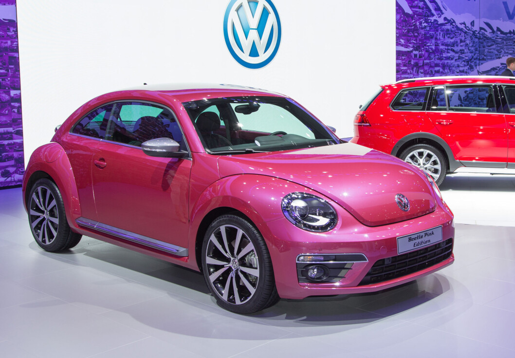 VW presenterte en rosa Beetle i 2015. Ikke bra for bruktbilprisen skal vi tro KDV VW presenterte en rosa Beetle i 2015. Ikke bra for bruktbilprisen skal vi tro KDV