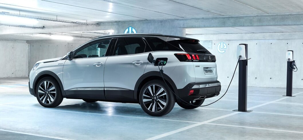 HYBRIDER: Disse folkelige Peugeot-modellene med 3008 i spissen kommer nå som ladbare hybrider, i tillegg til de øvrige modellene. HYBRIDER: Disse folkelige Peugeot-modellene med 3008 i spissen kommer nå som ladbare hybrider, i tillegg til de øvrige modellene.
