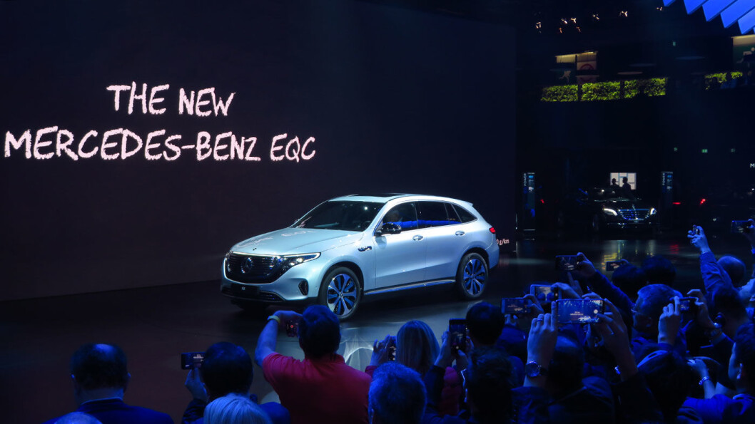 FOR FOLKET: Mercedes åpnet sin paviljong på Paris-utstillingen tirsdag med den helelektriske EQC. FOR FOLKET: Mercedes åpnet sin paviljong på Paris-utstillingen tirsdag med den helelektriske EQC.