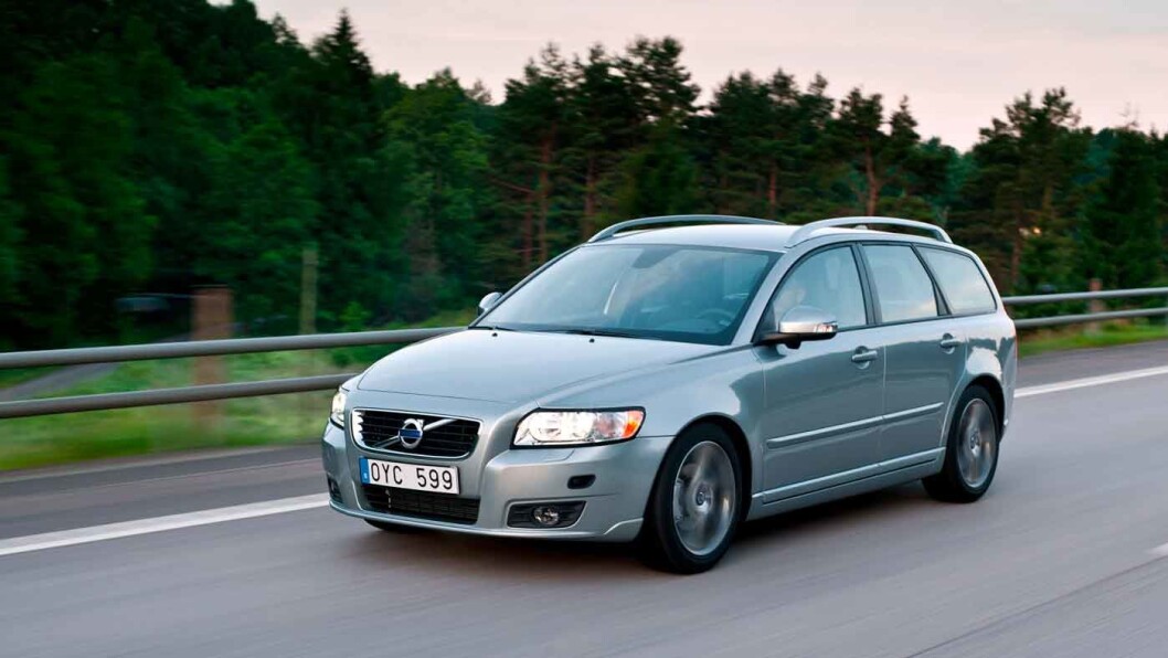 KOMPAKT OG KJØREGLAD: Volvo V50 er direkte og kvikk ved aktiv kjøring. KOMPAKT OG KJØREGLAD: Volvo V50 er direkte og kvikk ved aktiv kjøring.
