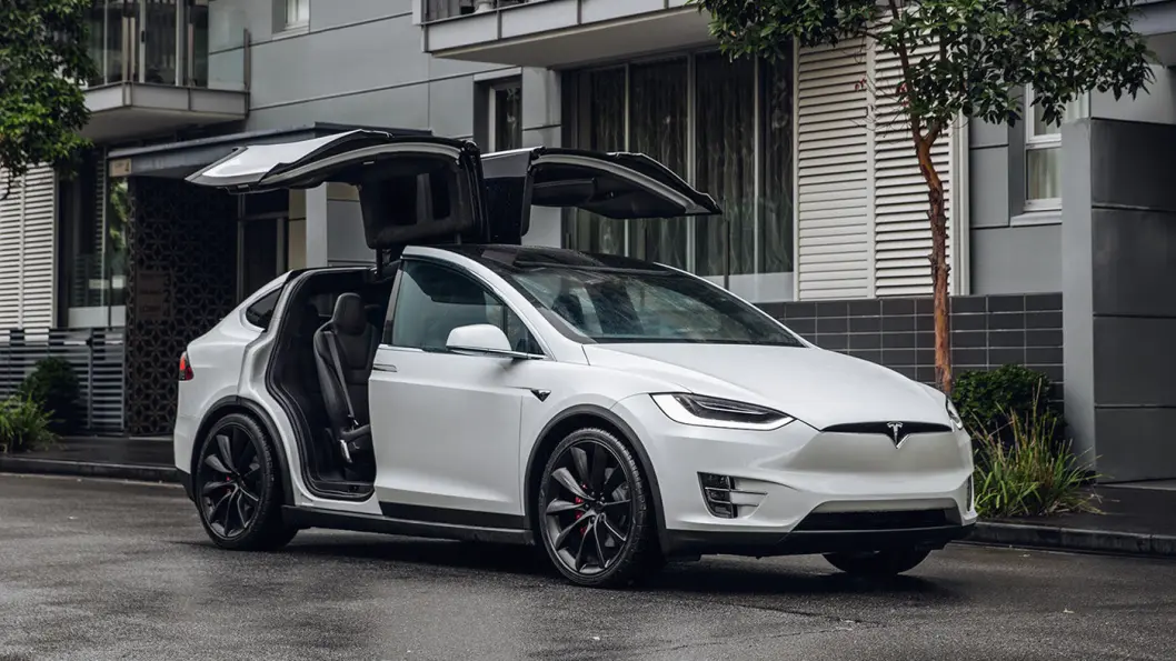 PÅ NORSKTOPPEN: Tesla Model X var Norges mest populære bil i september. PÅ NORSKTOPPEN: Tesla Model X var Norges mest populære bil i september.