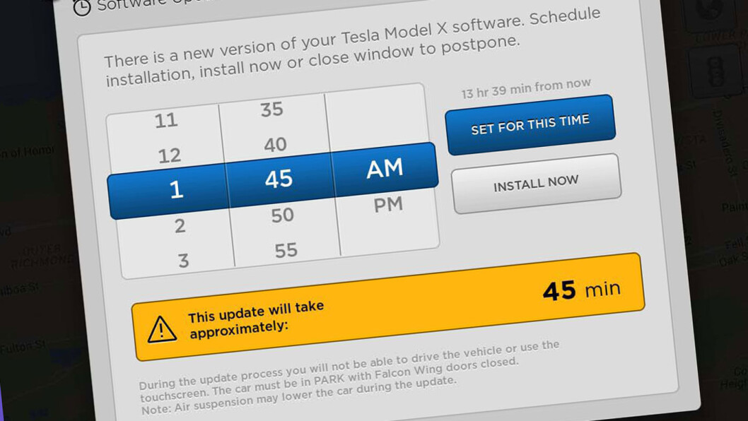 FORBEDRES: Nå kan Tesla-kundene enkelt få en bil med nyere og bedre finesser. Slik så oppdateringsvarselet ut ved forrige softwareoppdatering. FORBEDRES: Nå kan Tesla-kundene enkelt få en bil med nyere og bedre finesser. Slik så oppdateringsvarselet ut ved forrige softwareoppdatering.