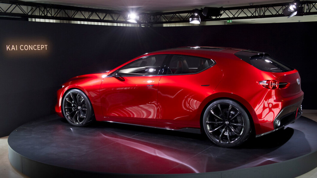 SPENNING: Mazda jobber med utradisjonelle kombinasjoner på sine nye elektrifiserte biler. De første kommer i 2020. Om konseptbilen KAI, som ble vist i Japan i vinter, vil inngå i el-porteføljen, gjenstår å se. SPENNING: Mazda jobber med utradisjonelle kombinasjoner på sine nye elektrifiserte biler. De første kommer i 2020. Om konseptbilen KAI, som ble vist i Japan i vinter, vil inngå i el-porteføljen, gjenstår å se.