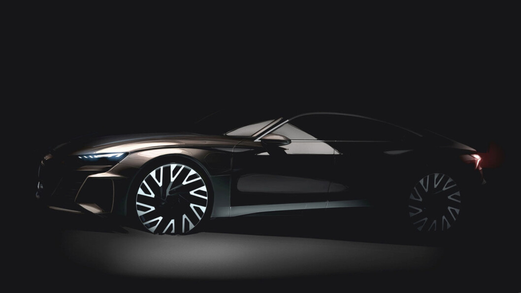 KOMMER SNART: Det er ikke mye Audi har vist ennå av sin Audi e-tron GT, men i november skal deres neste elbil vises på utstillingen i Los Angeles. KOMMER SNART: Det er ikke mye Audi har vist ennå av sin Audi e-tron GT, men i november skal deres neste elbil vises på utstillingen i Los Angeles.