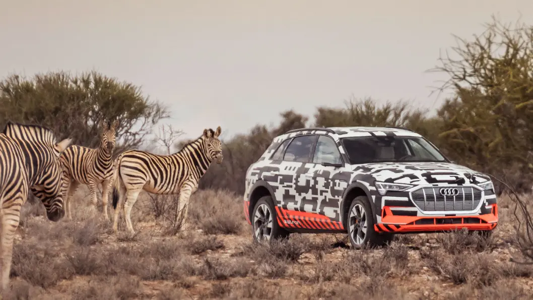 SÅ BRA! Audi e-tron blir bilen å slå i det dyreste elbil-segmentet. Dette er en fabelaktig premium-SUV, både for den som tenker grønt og for den som leter etter bil med kraft. Foto: Tobias Sagmeister/Audi SÅ BRA! Audi e-tron blir bilen å slå i det dyreste elbil-segmentet. Dette er en fabelaktig premium-SUV, både for den som tenker grønt og for den som leter etter bil med kraft. Foto: Tobias Sagmeister/Audi