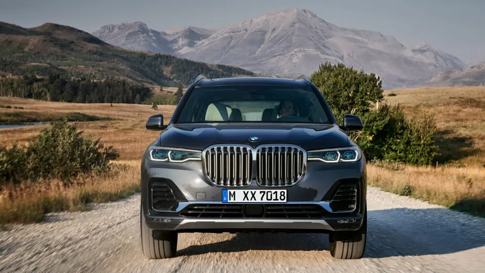 Topper med overdådig SUV-mastodont