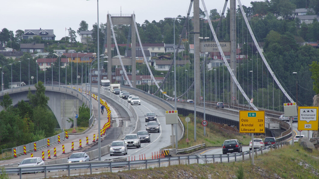 KRITIKK: Utvidelsen av Varoddbrua i Kristiansand er et av de største Vegvesen-prosjektene de siste årene som ikke bompengefinansieres. Foto: Geir Røed KRITIKK: Utvidelsen av Varoddbrua i Kristiansand er et av de største Vegvesen-prosjektene de siste årene som ikke bompengefinansieres. Foto: Geir Røed