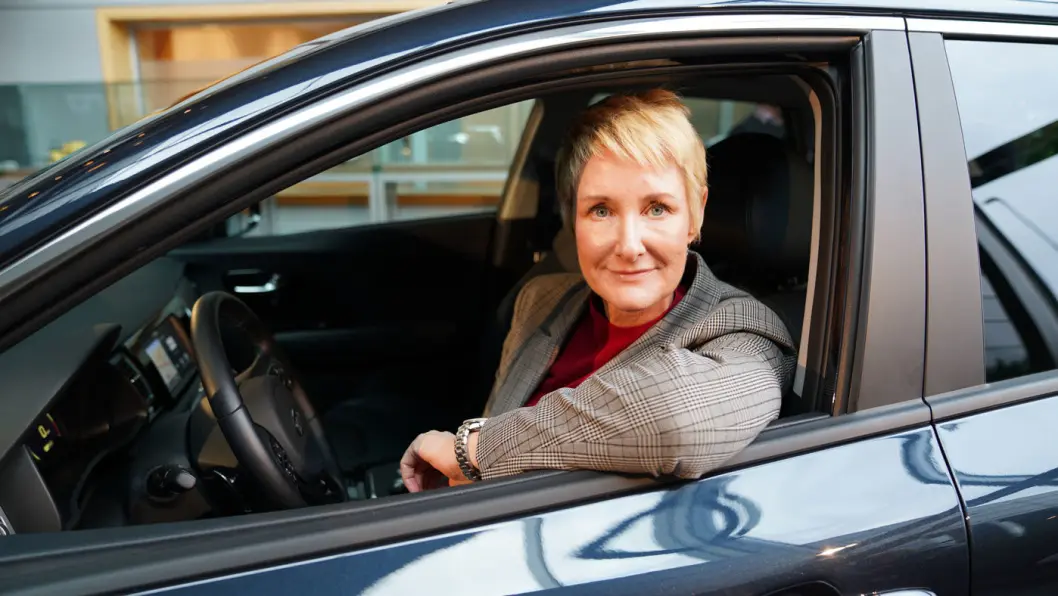 ETTERLENGTET: Med e-Niro kan Kia Norge-sjef Irene Solstad tilby en fullspekket elektrisk SUV til under 400.000 kroner. Men du må ha tid til å vente på levering. Minst to år… ETTERLENGTET: Med e-Niro kan Kia Norge-sjef Irene Solstad tilby en fullspekket elektrisk SUV til under 400.000 kroner. Men du må ha tid til å vente på levering. Minst to år…