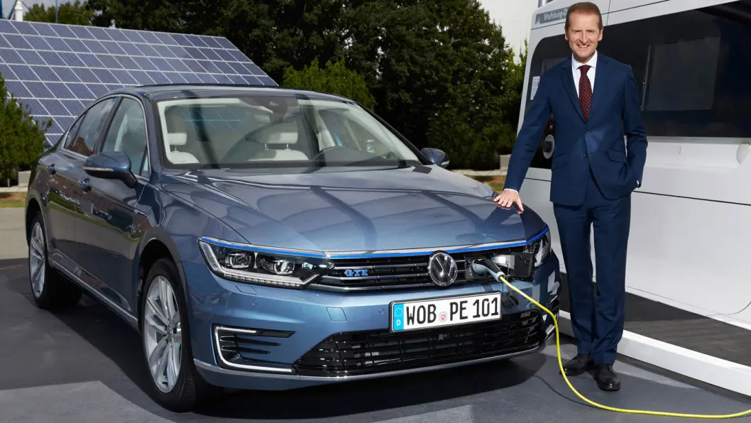 VW-TOPP: Herbert Diess er øverste sjef både for Volkswagen-konsernet og for personbildivisjonen til Volkswagen. Foto: Volkswagen AG VW-TOPP: Herbert Diess er øverste sjef både for Volkswagen-konsernet og for personbildivisjonen til Volkswagen. Foto: Volkswagen AG