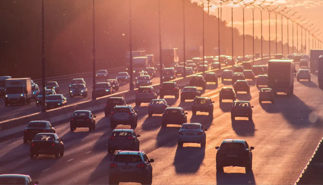 DET LANGE LØP: Elbiler har svært mye lavere CO2-utslipp enn bensin- og dieselbiler, viser nye beregninger av bilenes samlede klimaavtrykk fra produksjon til opphugging. DET LANGE LØP: Elbiler har svært mye lavere CO2-utslipp enn bensin- og dieselbiler, viser nye beregninger av bilenes samlede klimaavtrykk fra produksjon til opphugging.