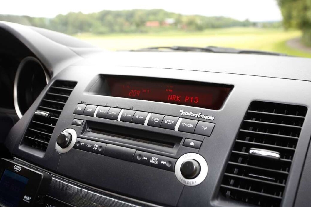 TOK IKKE SIGNALET: Kjøperen trodde hun fikk både navigasjon og DAB-radio i bilen hun kjøpte. Men det gjorde hun ikke… TOK IKKE SIGNALET: Kjøperen trodde hun fikk både navigasjon og DAB-radio i bilen hun kjøpte. Men det gjorde hun ikke…