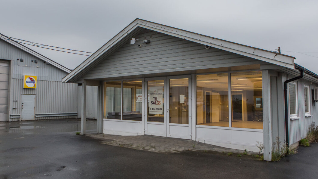SALGSLOKALENE: Olsen bil drev virksomheten sin fra disse lokalene i Grimstad. Foto: Elisabeth Grosvold SALGSLOKALENE: Olsen bil drev virksomheten sin fra disse lokalene i Grimstad. Foto: Elisabeth Grosvold
