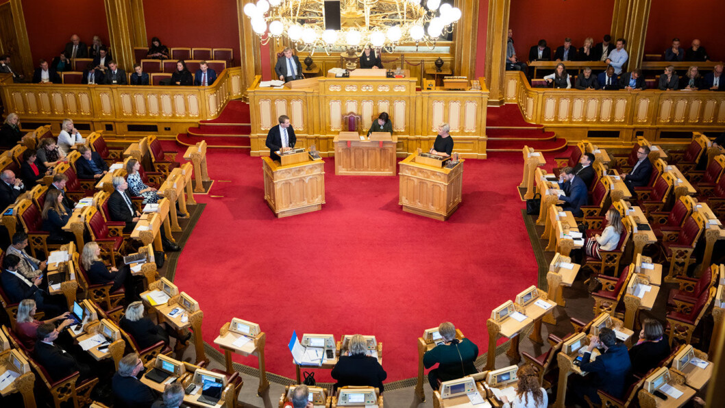 ENIGHET: Finansminister Siv Jensen (på talerstolen til høyre) og regjeringen sier nei til bompengekutt i Rogaland med støtte fra Kjell Ingolf Ropstad og KrF (talerstolen til venstre). Her fra replikkvekslingen etter presentasjonen av statsbudsjett tidligere i høst. Foto: Storinget ENIGHET: Finansminister Siv Jensen (på talerstolen til høyre) og regjeringen sier nei til bompengekutt i Rogaland med støtte fra Kjell Ingolf Ropstad og KrF (talerstolen til venstre). Her fra replikkvekslingen etter presentasjonen av statsbudsjett tidligere i høst. Foto: Storinget