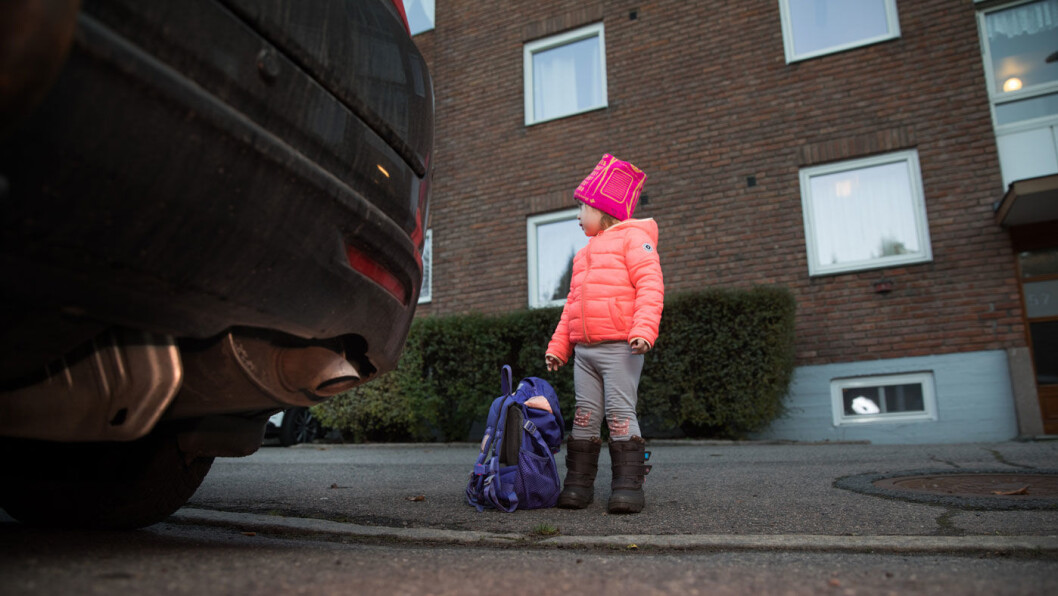 FARLIGERE I BY: 42 prosent av byboerne bor i områder som er trafikkfarlige for barn. Foto: Tom Hansen FARLIGERE I BY: 42 prosent av byboerne bor i områder som er trafikkfarlige for barn. Foto: Tom Hansen