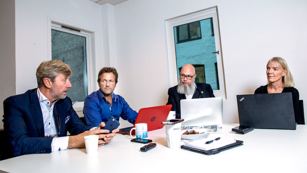 HVA SKAL JEG SOM BILKJØPER GJØRE: Bernt G. Jessen (f.v.), Øivind A. Monn-Iversen, Tommy Wahlström og Ulrica Risberg. HVA SKAL JEG SOM BILKJØPER GJØRE: Bernt G. Jessen (f.v.), Øivind A. Monn-Iversen, Tommy Wahlström og Ulrica Risberg. 