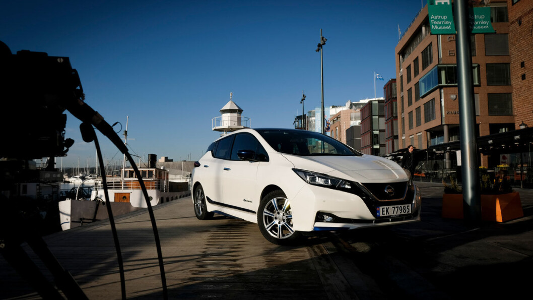 FOLKETS FAVORITT: Nissan Leaf topper stadig salgsstatistikken i Norge, men forspranget til VW e-Golf var mindre i november. Foto: Jon Terje Hellgren Hansen FOLKETS FAVORITT: Nissan Leaf topper stadig salgsstatistikken i Norge, men forspranget til VW e-Golf var mindre i november. Foto: Jon Terje Hellgren Hansen
