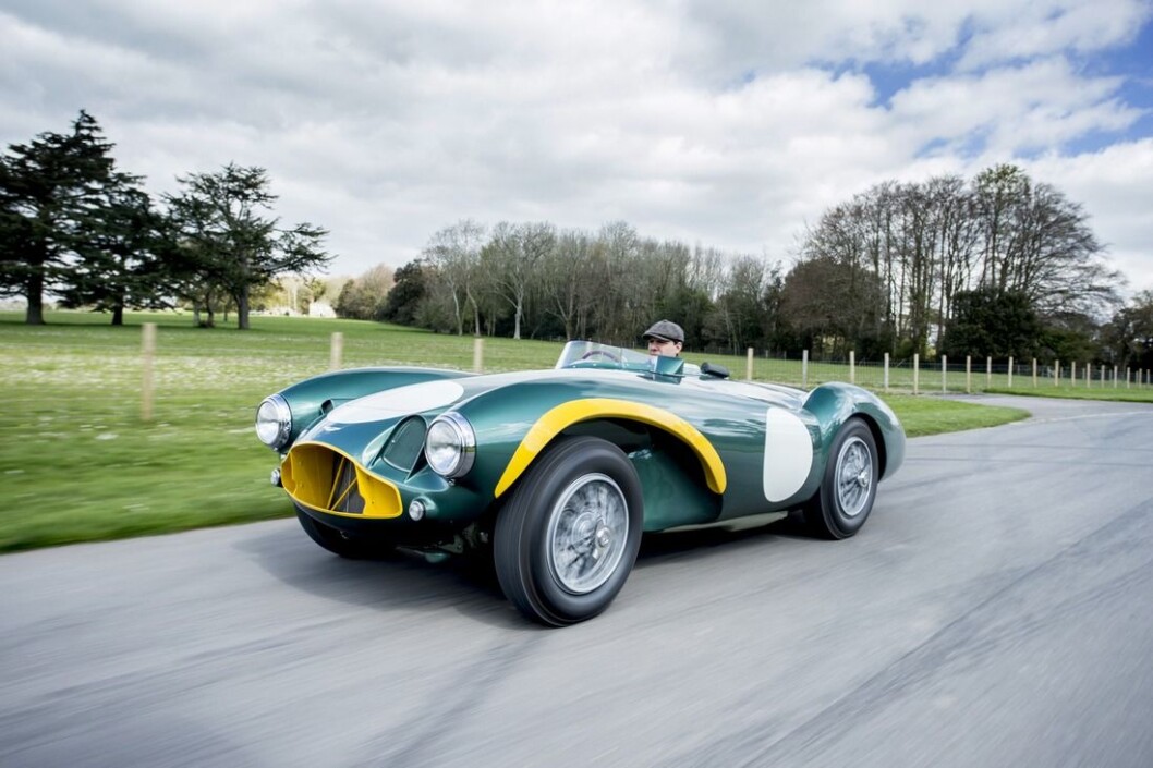 DYR BRUKTBIL: Auskonsfirmaet Bonhams regner med at hammeren ikke faller for denne Aston Martin DB3S før budene når mellom 71 og 83 millioner kroner. Foto: Bonhams DYR BRUKTBIL: Auskonsfirmaet Bonhams regner med at hammeren ikke faller for denne Aston Martin DB3S før budene når mellom 71 og 83 millioner kroner. Foto: Bonhams
