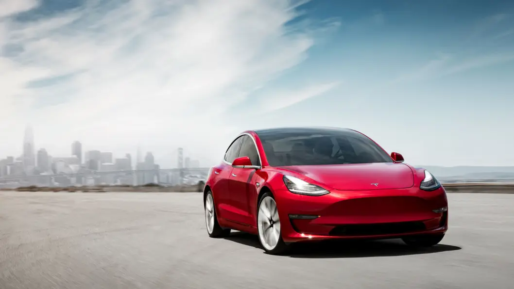 BESTSELGER? Tesla solgte 8614 biler i Norge i 2018. Med Model 3 på plass, blir 2019-tallet ganske sikkert høyere. Foto: Tesla Motors BESTSELGER? Tesla solgte 8614 biler i Norge i 2018. Med Model 3 på plass, blir 2019-tallet ganske sikkert høyere. Foto: Tesla Motors